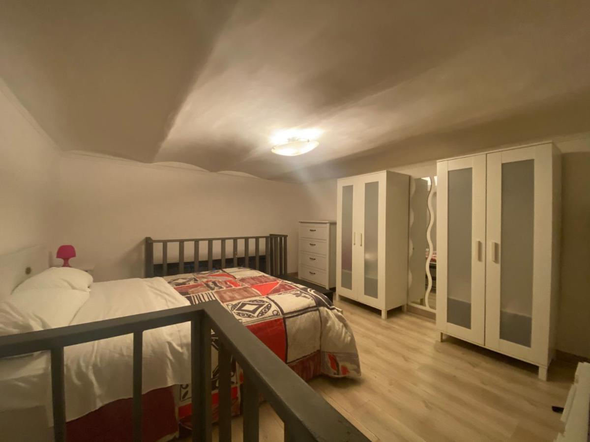Capodichino Guest House Napoli Bagian luar foto